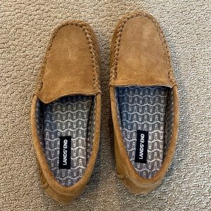 Ladies moccasin slippers- Lands End like new sz 8 tan.